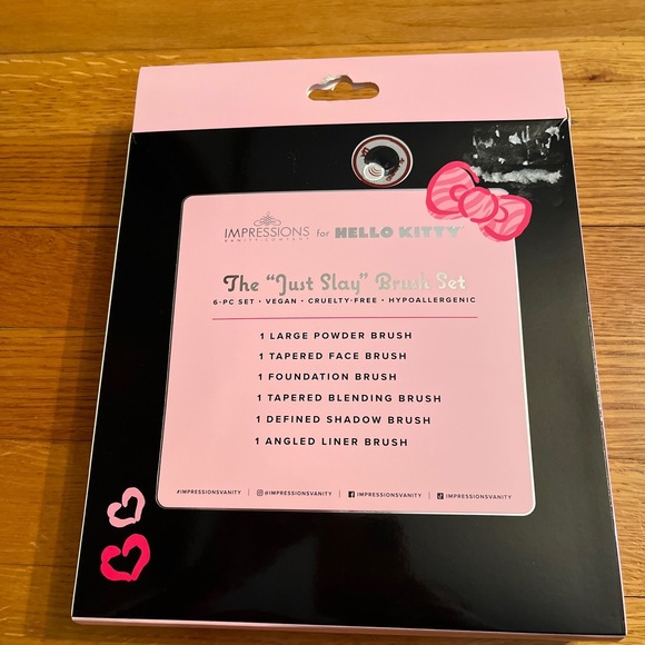 NWT Impressions Vanity Hello Kitty Vegan Cruelty-Free Makeup Brush Set - Picture 4 of 5